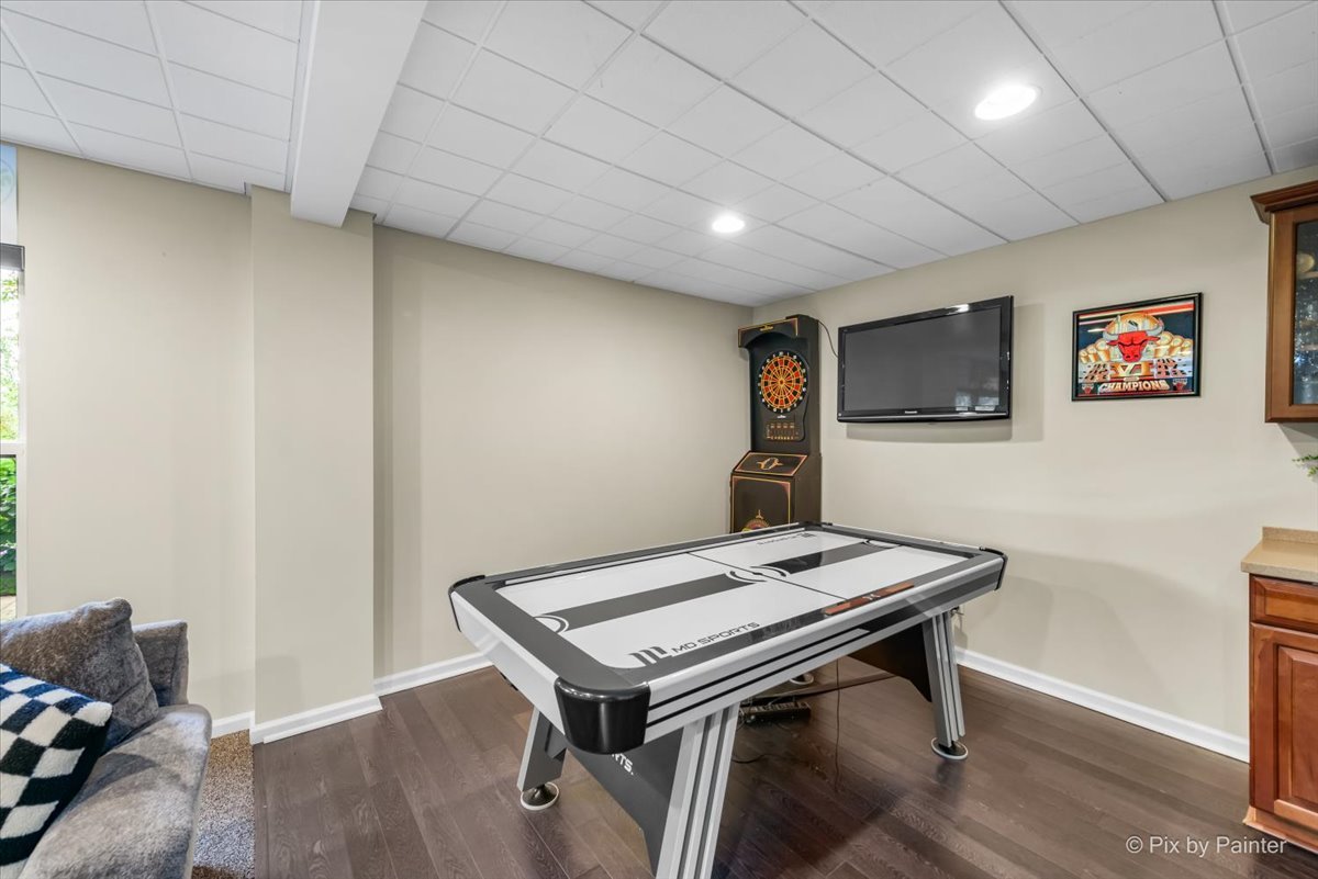 237 Foxford Drive Cary, IL 60013 - Photo 49 of 66 a view of a livingroom with furniture