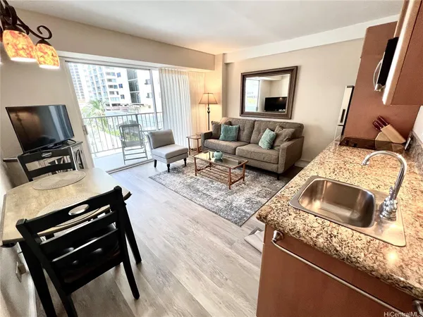 $235,000 | 2440 Kūhiō Avenue, Unit 507, Honolulu, HI 96815