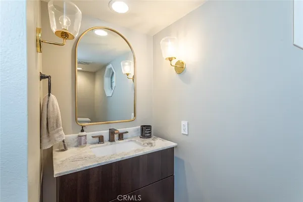 $5,950,000 | 1232 Blue Gum Lane, Newport Beach, CA 92660