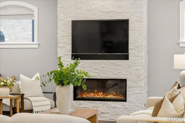 $2,750,000 | 208 Lancaster Drive, St. Louis, MO 63105