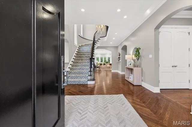 $2,750,000 | 208 Lancaster Drive, St. Louis, MO 63105