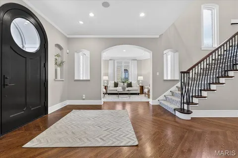 $2,725,000 | 208 Lancaster Drive, St. Louis, MO 63105