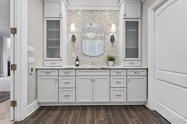 $2,750,000 | 208 Lancaster Drive, St. Louis, MO 63105