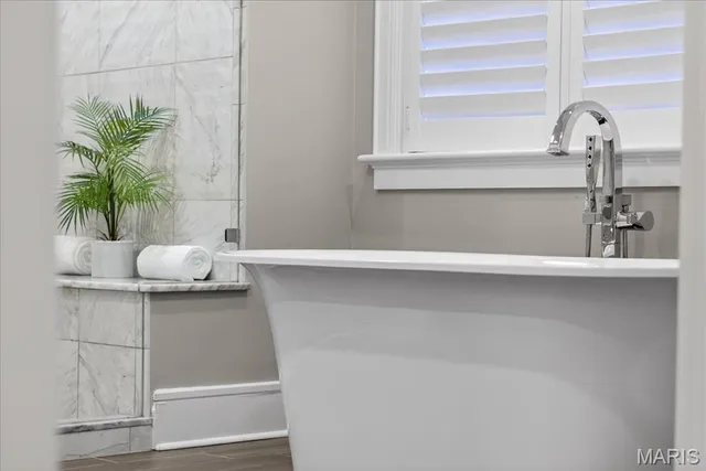 $2,750,000 | 208 Lancaster Drive, St. Louis, MO 63105