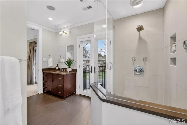 $2,750,000 | 208 Lancaster Drive, St. Louis, MO 63105