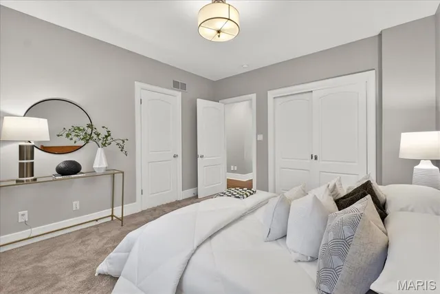 $2,750,000 | 208 Lancaster Drive, St. Louis, MO 63105