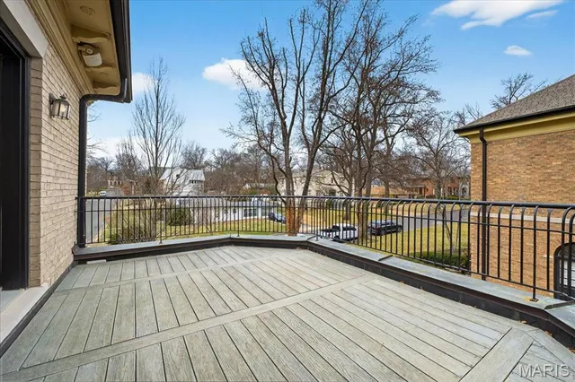 $2,750,000 | 208 Lancaster Drive, St. Louis, MO 63105