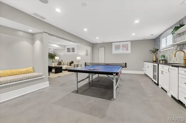 $2,750,000 | 208 Lancaster Drive, St. Louis, MO 63105