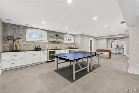 $2,725,000 | 208 Lancaster Drive, St. Louis, MO 63105