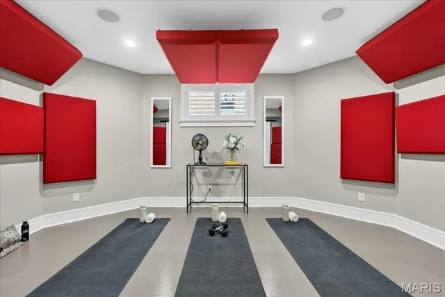 $2,750,000 | 208 Lancaster Drive, St. Louis, MO 63105