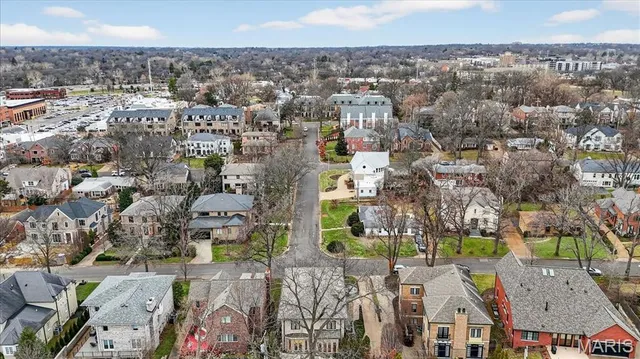 $2,750,000 | 208 Lancaster Drive, St. Louis, MO 63105