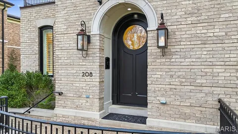 $2,725,000 | 208 Lancaster Drive, St. Louis, MO 63105
