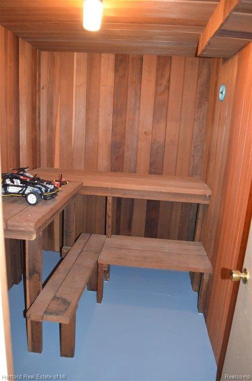 36131 Smithfield Road Farmington, MI 48335 - Photo 35 of 39 Sauna