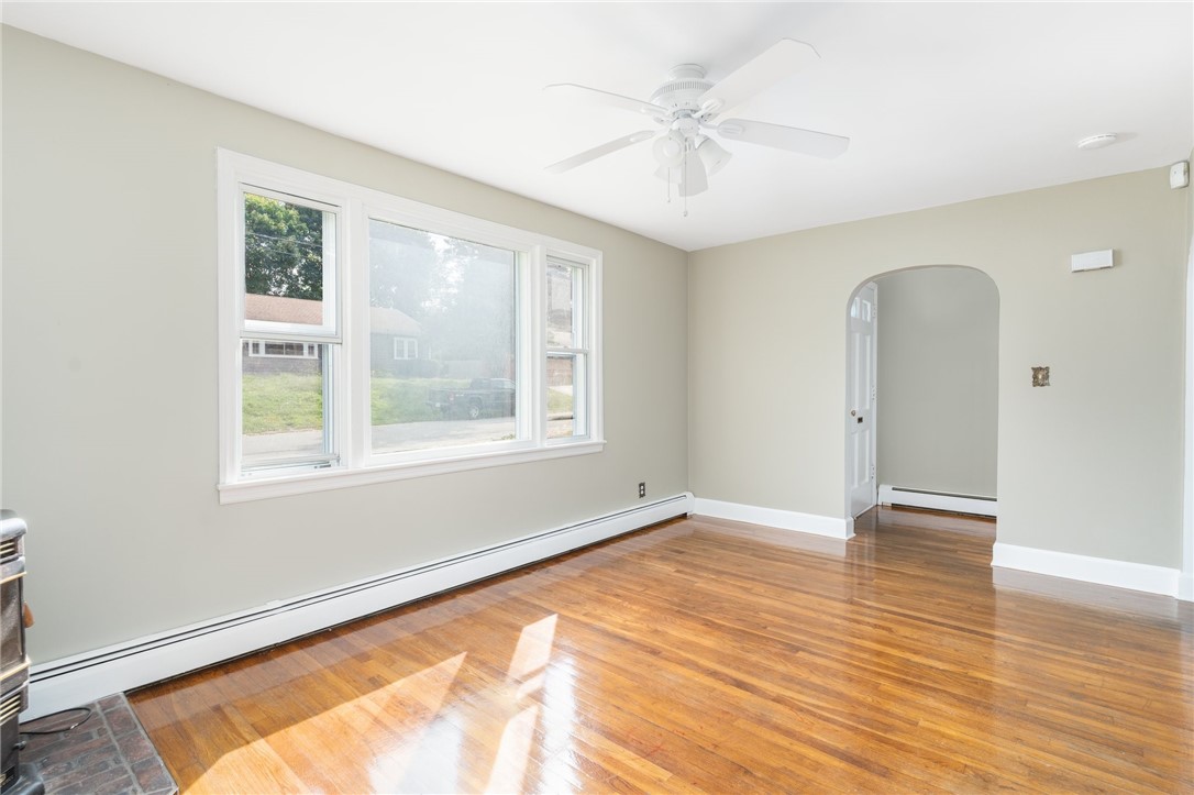 106 Kaufman Road Tiverton, RI 02878 - Photo 5 of 38