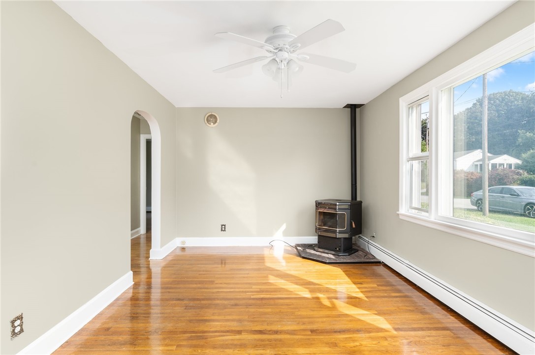 106 Kaufman Road Tiverton, RI 02878 - Photo 7 of 38