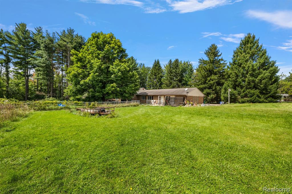 6152 Golf Club Road Howell, MI 48843 - Photo 34 of 44 Gallery Image 34
