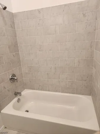 $3,200 | 42 Duer Place, Unit 1, Weehawken, NJ 07086