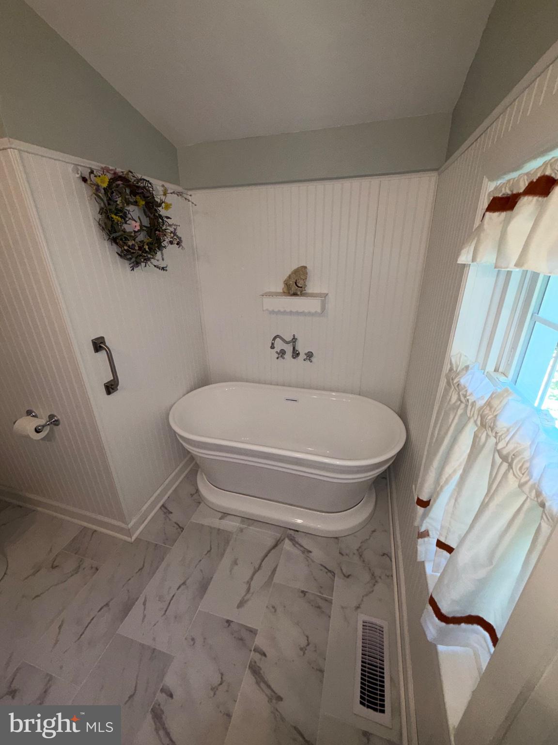 2802 Pocock Road Monkton, MD 21111 - Photo 37 of 45 Second floor hall bathroom