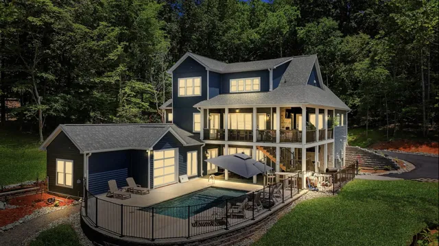 a view of house with a outdoor space