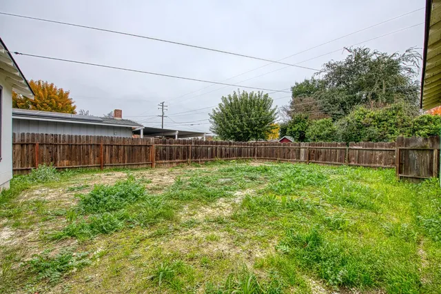 $460,000 | 2528 16th Avenue, Kingsburg, CA 93631