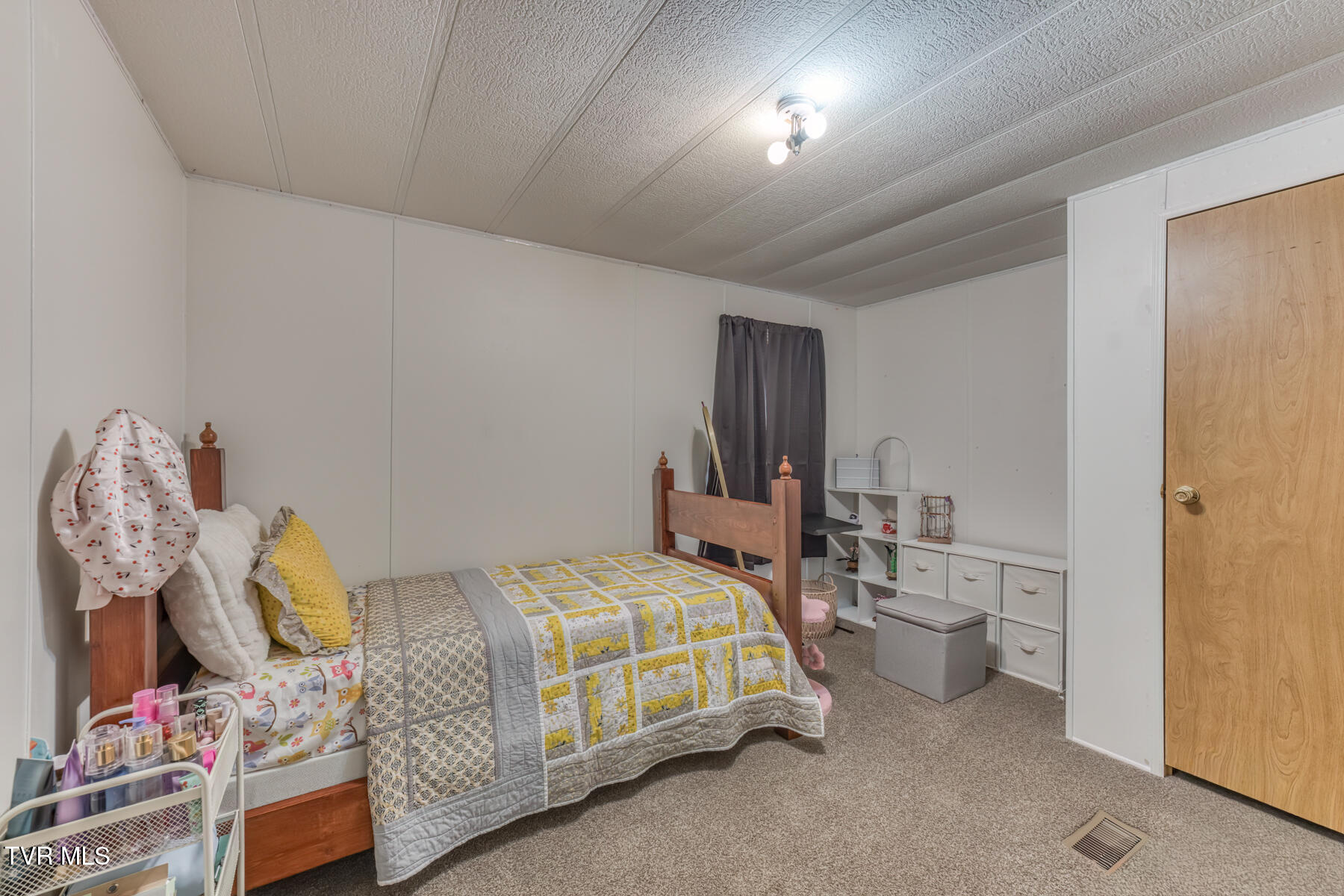 355 Garrison Hollow Road Elizabethton, TN 37643 - Photo 16 of 26 355 Garrison Hollow Rd-15