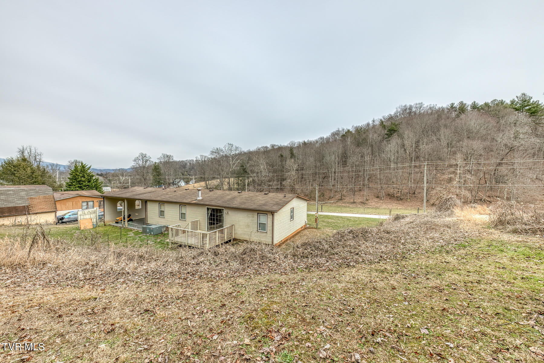 355 Garrison Hollow Road Elizabethton, TN 37643 - Photo 19 of 26 355 Garrison Hollow Rd-29