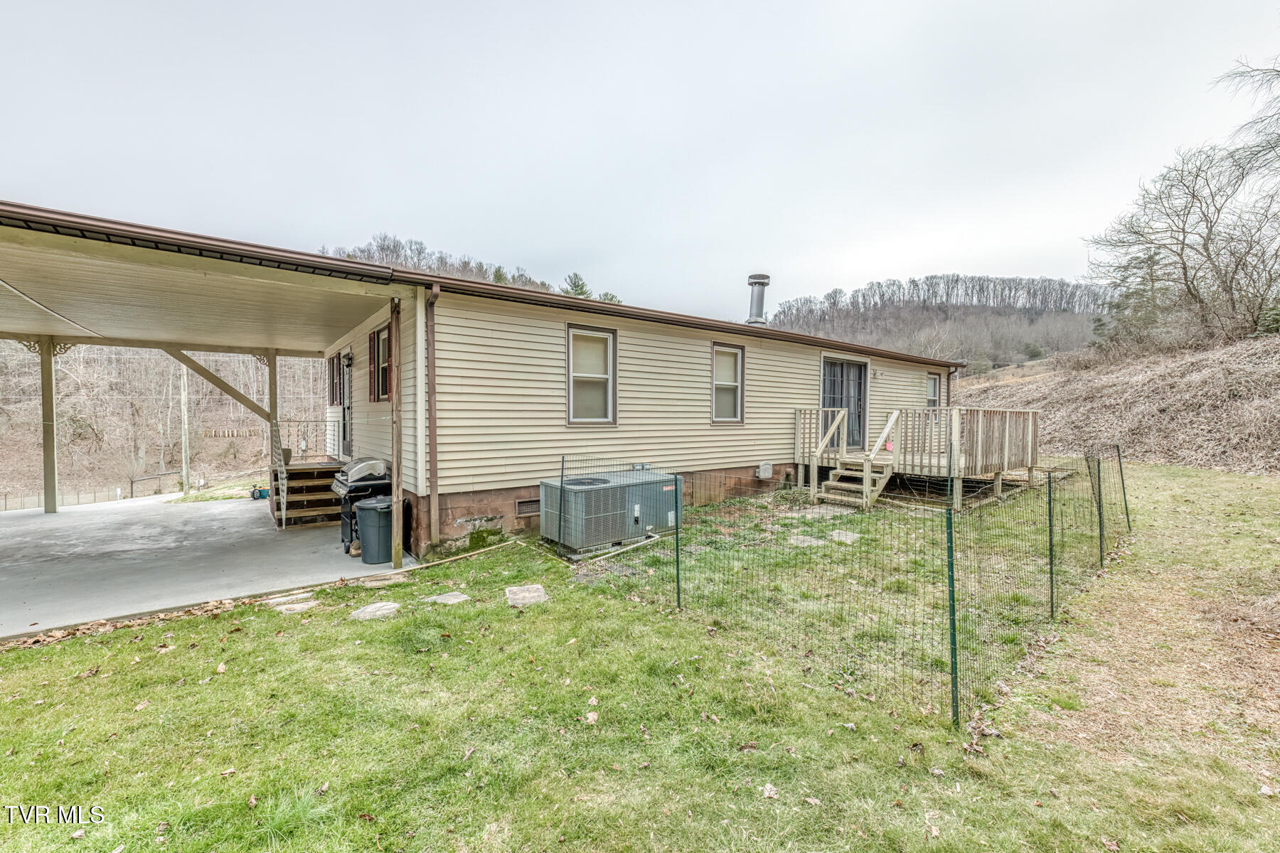 355 Garrison Hollow Road Elizabethton, TN 37643 - Photo 21 of 26 355 Garrison Hollow Rd-24