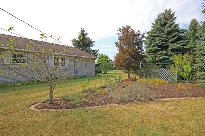 835 North Keystone Road Traverse City, MI 49696 - Photo 10 of 37 1838979-9.JPG