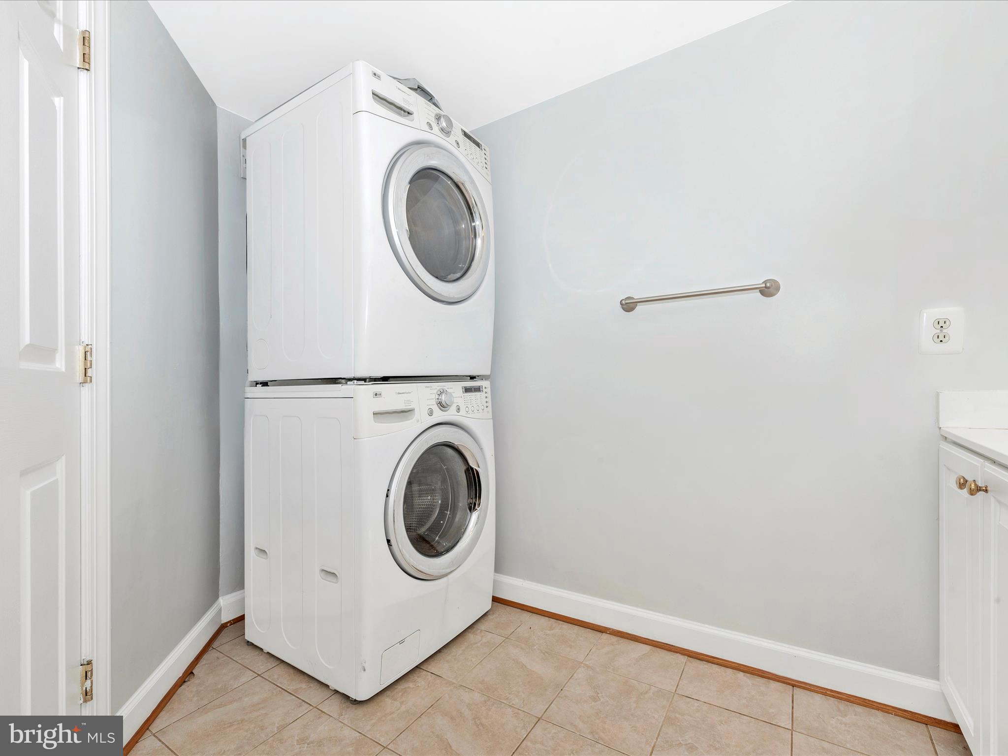 10811 Wadsworth Road Woodstock, MD 21163 - Photo 39 of 66 a utility room with dryer and washer