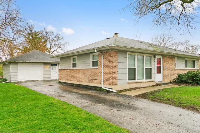 $1,900 | 129 Nauvoo Street, Park Forest, IL 60466