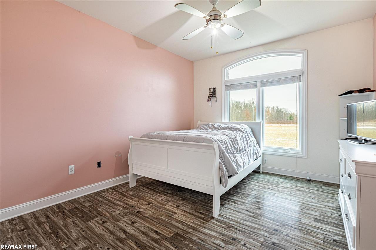 8730 Division Road Columbus, MI 48063 - Photo 14 of 39