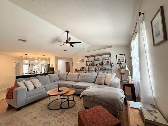 $3,200 | 2414 Heritage Circle, Navarre, FL 32566