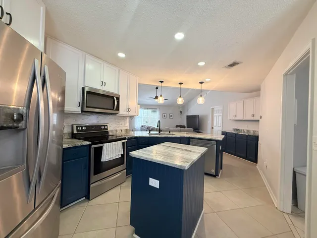 $3,200 | 2414 Heritage Circle, Navarre, FL 32566