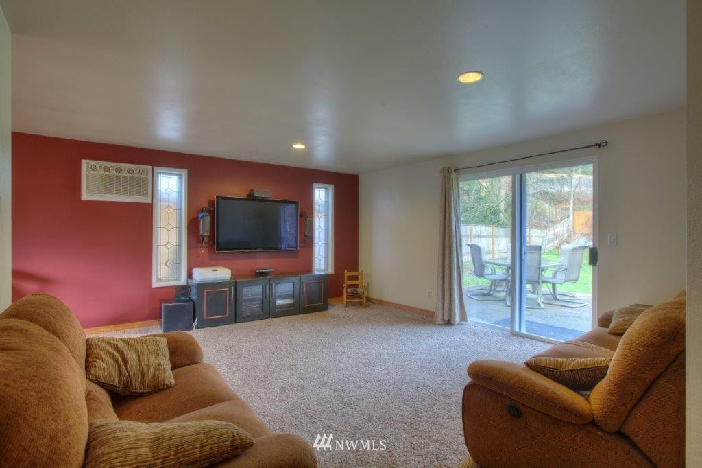 1813 224th Street Southwest Bothell, WA 98021 - Photo 6 of 15