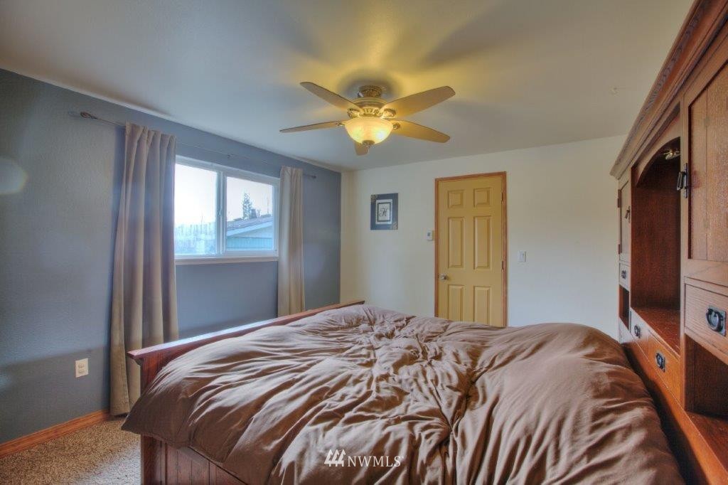 1813 224th Street Southwest Bothell, WA 98021 - Photo 10 of 15