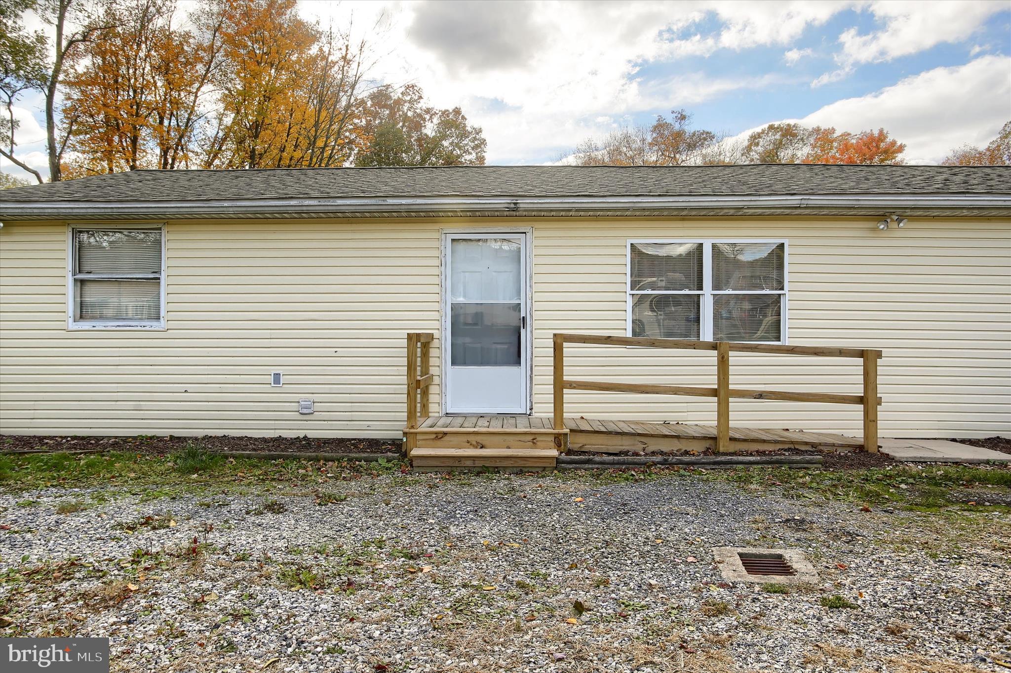859 Pinetown Road Lewisberry, PA 17339 - Photo 6 of 51 a view of a house with a yard