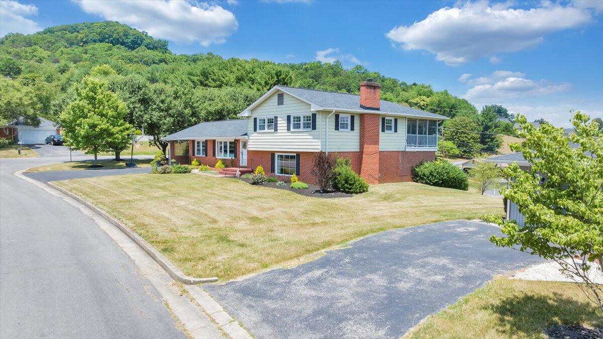 5851 Brahma Road Roanoke, VA 24018 - Photo 70 of 84 73-DJI_20240621130343_0073_D_MIB