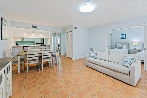 $1,950 | 4574 Ringwood Meadow, Unit 4, Sarasota, FL 34235
