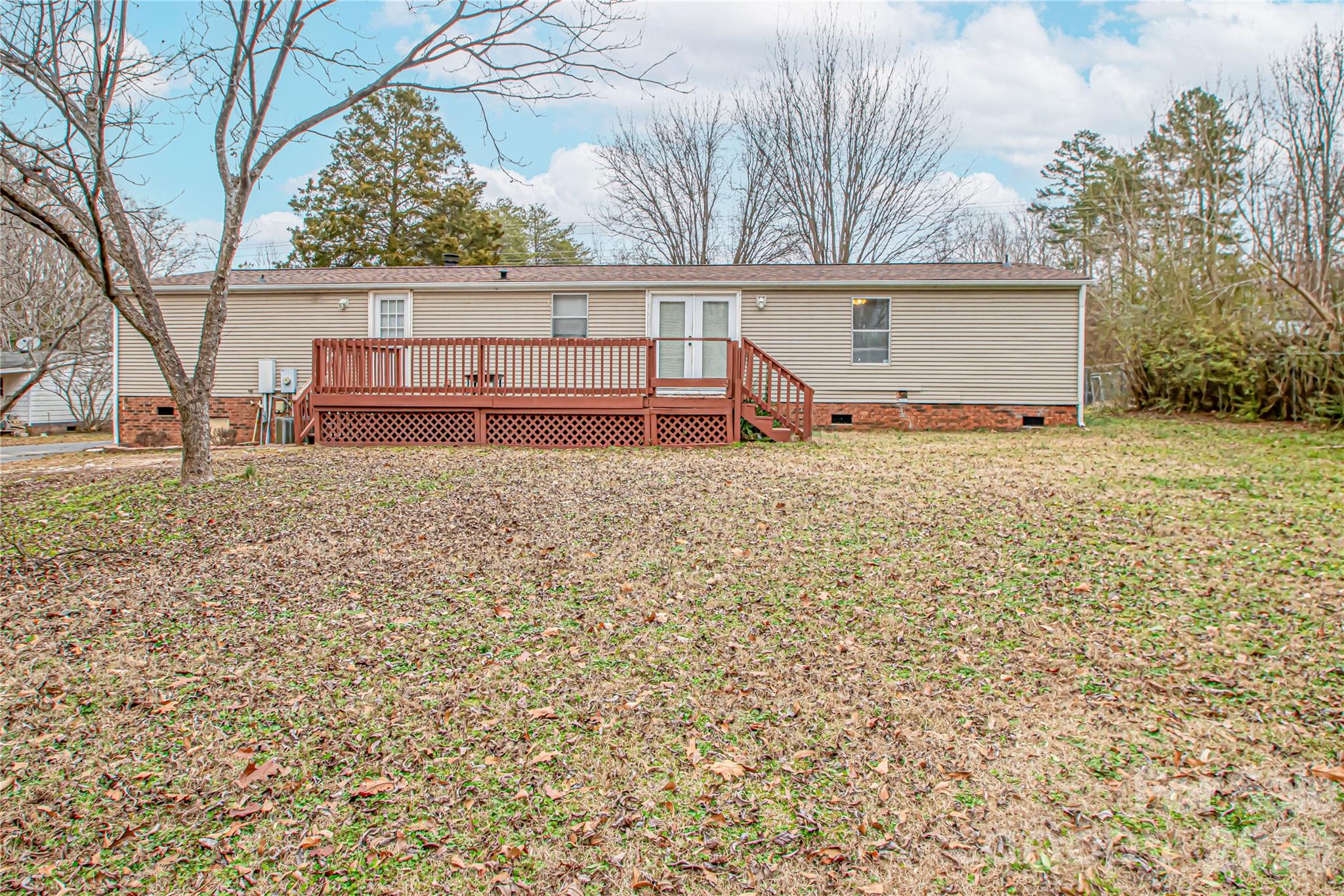 2345 Kingsburry Road York, SC 29745 - Photo 3 of 43 a view of a house with a yard