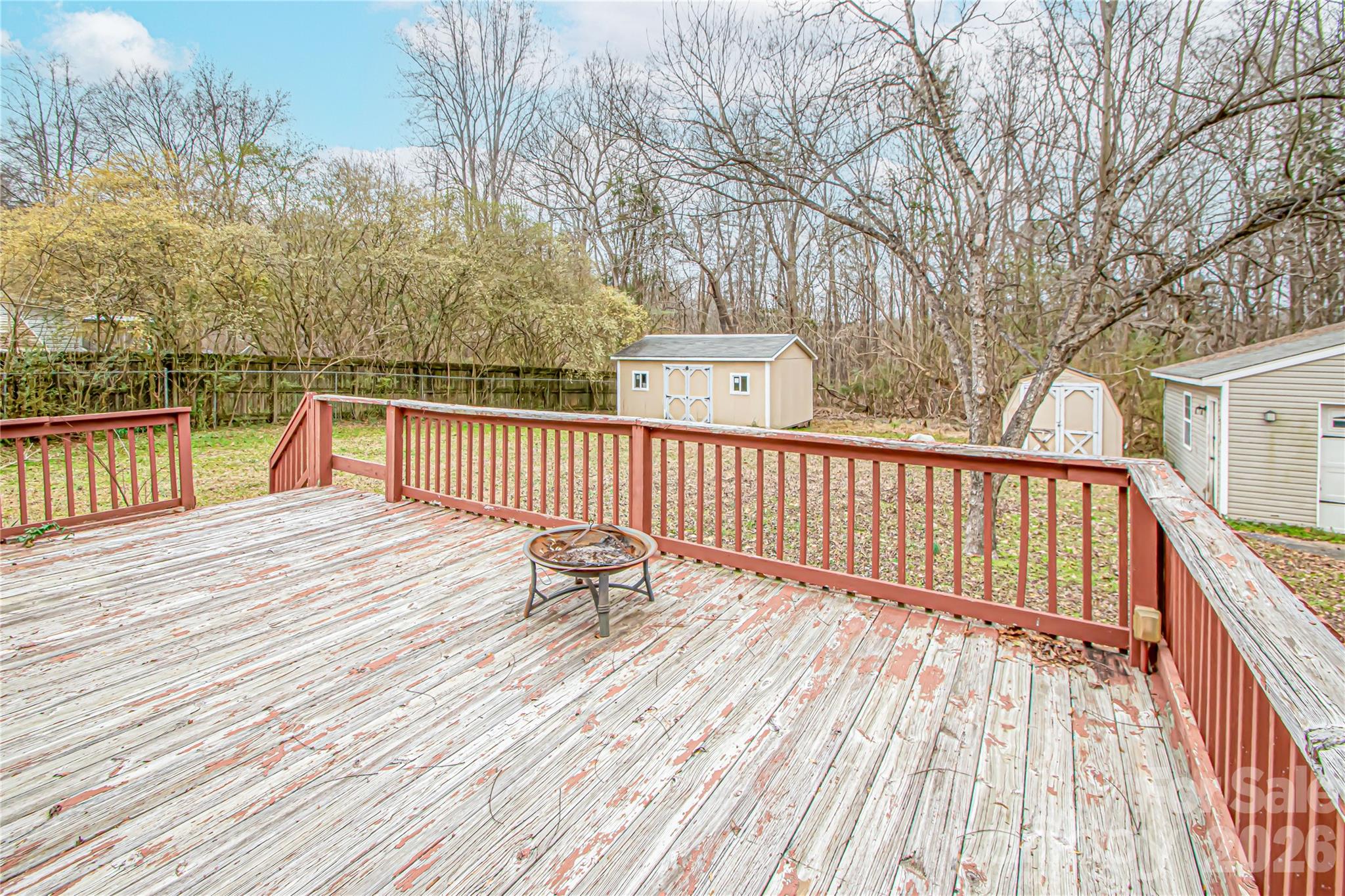 2345 Kingsburry Road York, SC 29745 - Photo 8 of 43 a balcony with wooden floor and fence