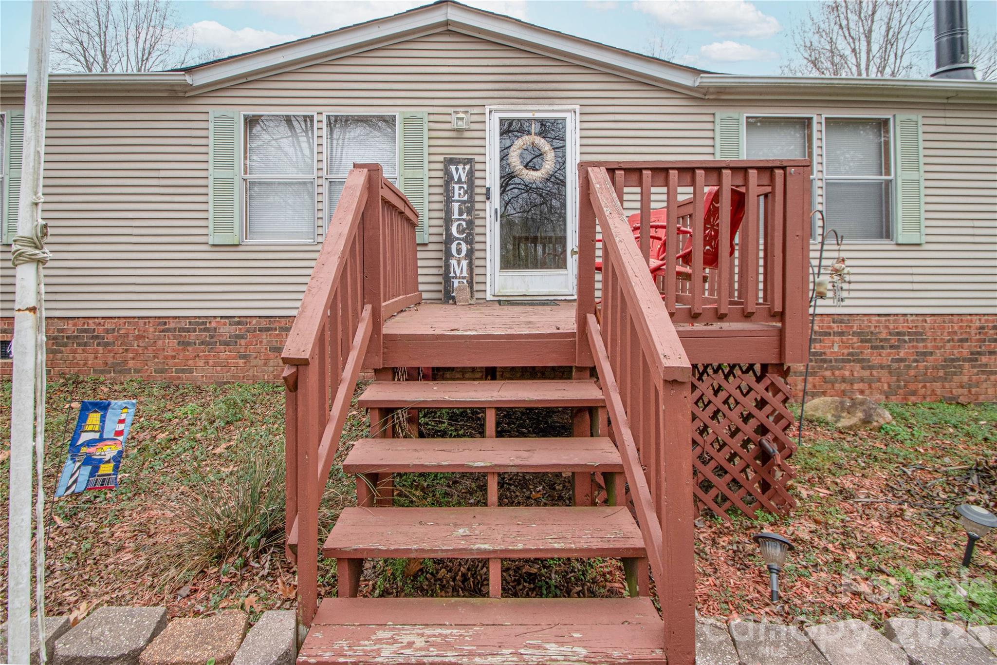 2345 Kingsburry Road York, SC 29745 - Photo 9 of 43 a front view of a house with a porch