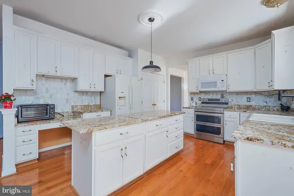 $604,900 | 6671 Clarkes Meadow Drive, Bealeton, VA 22712