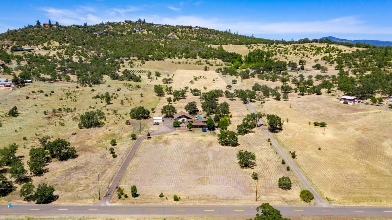 960 West Linn Road Eagle Point, OR 97524 - Photo 57 of 62 04_WLR_4