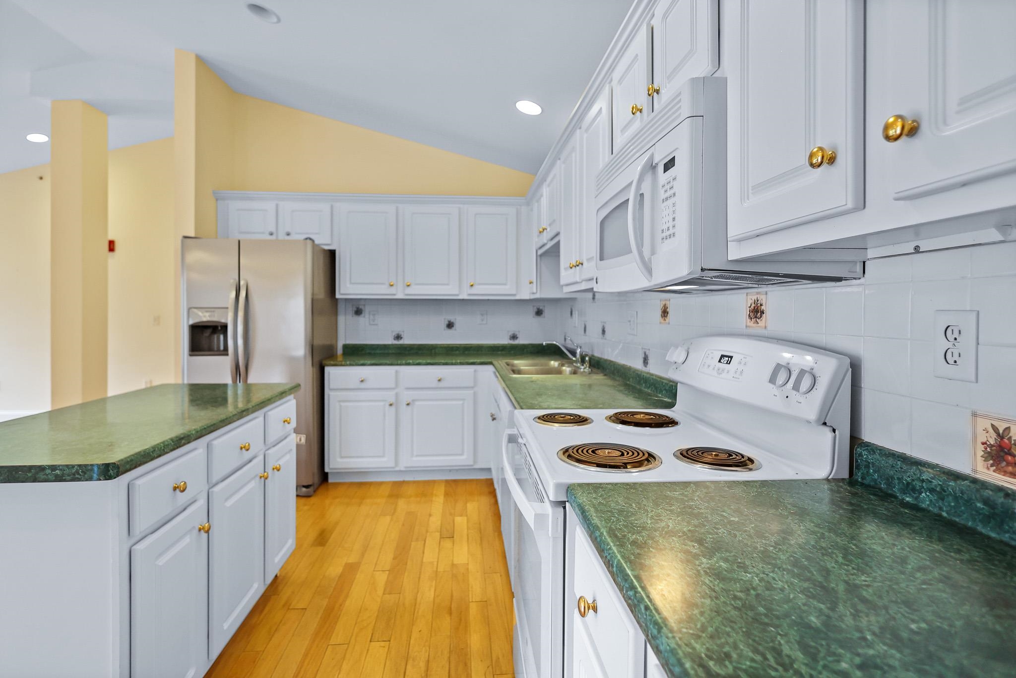 59 Cluff Road, Unit 20 Salem, NH 03079 - Photo 8 of 23 Gallery Image 8