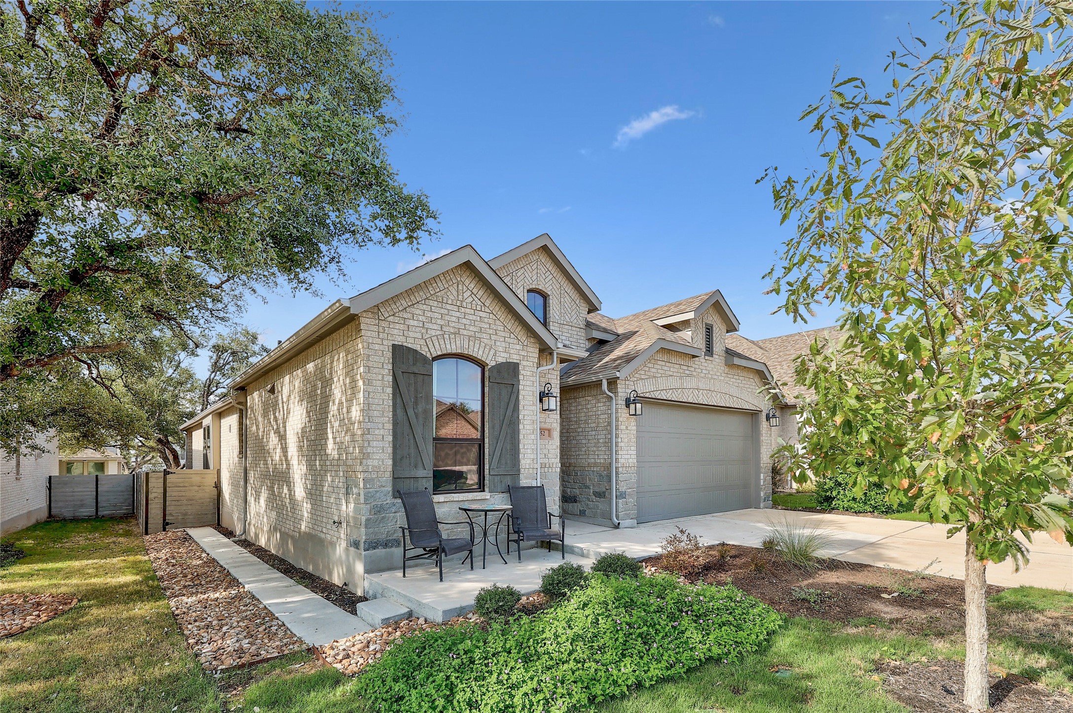 Lovely front patio - unique to the neighborhood!