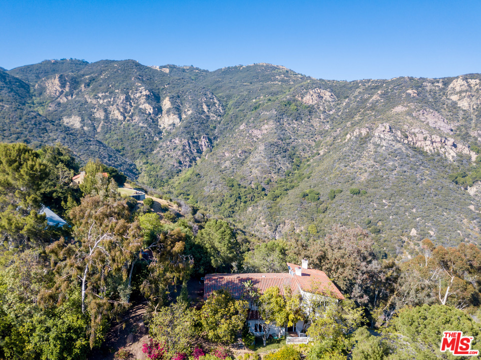 2382 Live Oak Meadows Road Malibu, CA 90265 - Photo 26 of 27 a view of a mountain in the distance