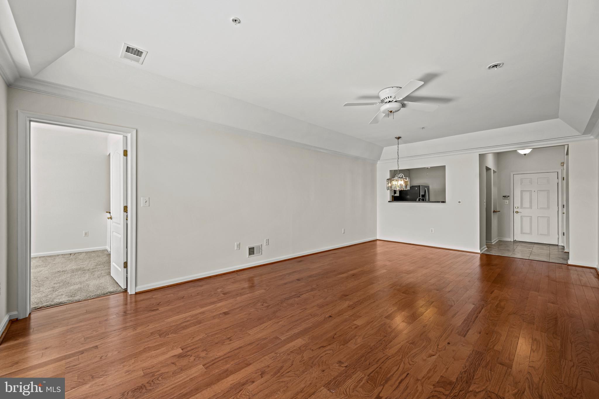 7335 Brookview Road, Unit 104 Elkridge, MD 21075 - Photo 19 of 48 Dining Room