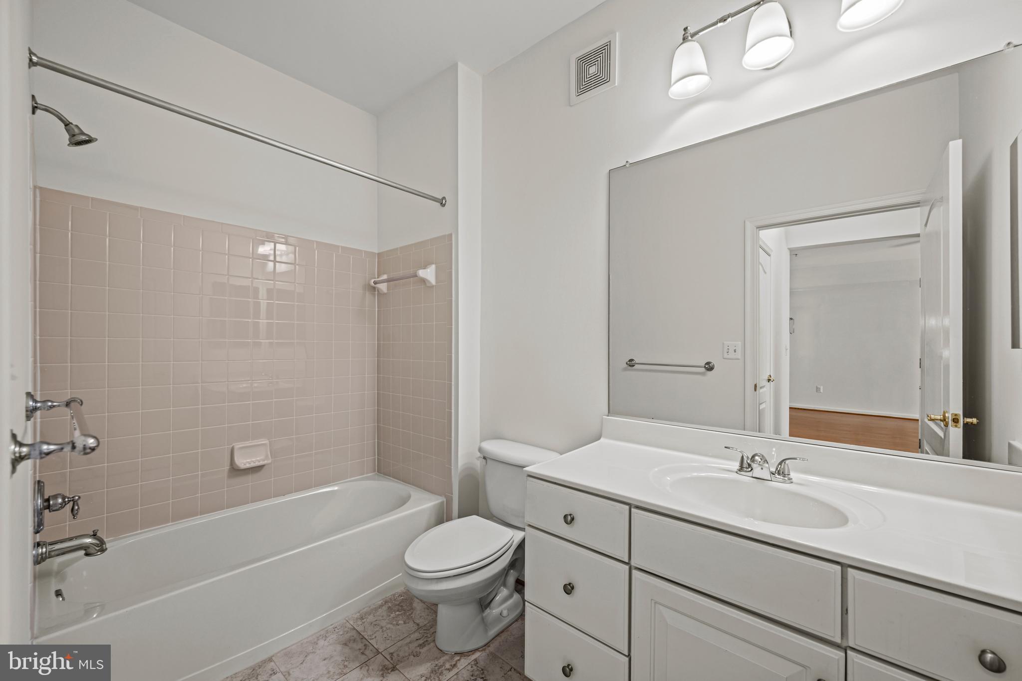7335 Brookview Road, Unit 104 Elkridge, MD 21075 - Photo 21 of 48 Full Hall Bath