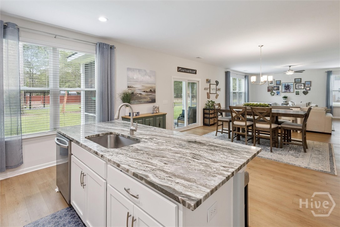 110 Ramsey Way Rincon, GA 31326 - Photo 19 of 51 Breakfast Bar