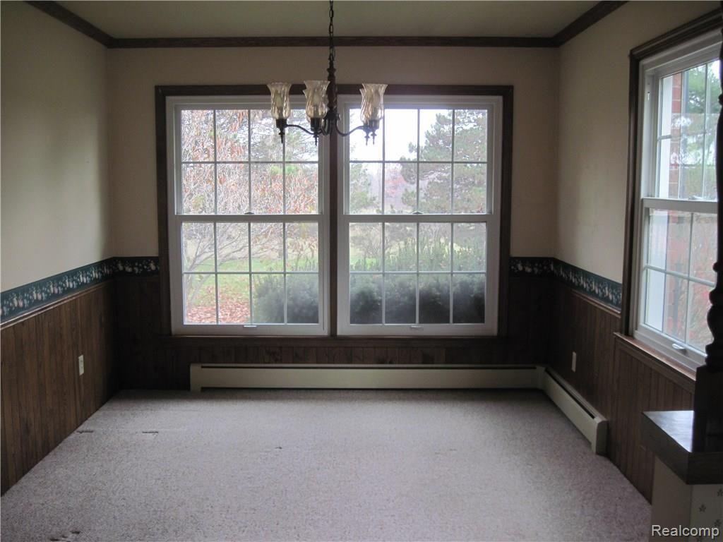 5949 Thomas Road Oxford, MI 48371 - Photo 10 of 17 Dining Room